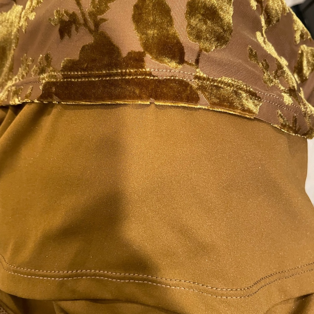 1. STATE Burn Out Velvet top small - Picture 5 of 7